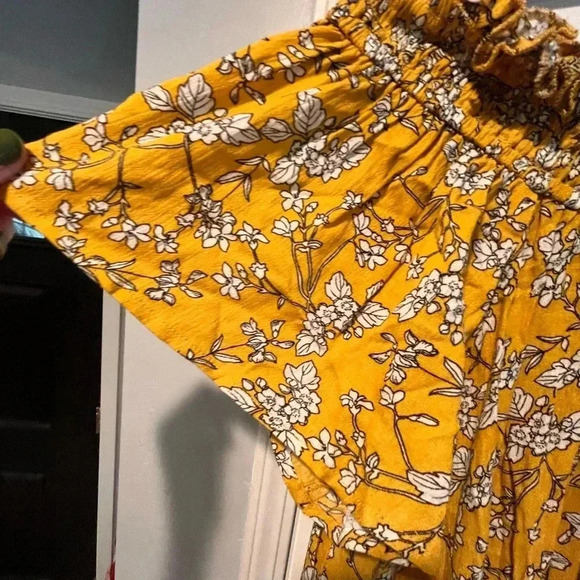 ~Easel~ Top - Large - Picture 2 of 7